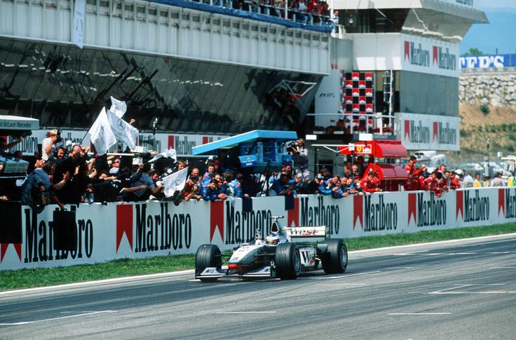 Prejšnji McLarnov grand slam sega v obdobje, ko je bil McLaren srebrna puščica, v leto 1998 z Miko Häikkinenom. | Foto: Guliverimage