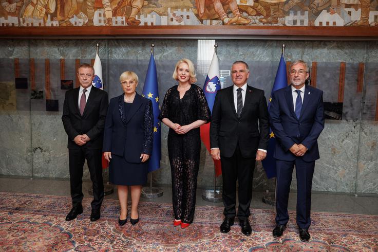 Slavnostne seje DS sta se udeležili tudi predsednica republike Nataša Pirc Musar in predsednica DZ Urška Klakočar Zupančič. | Foto: STA