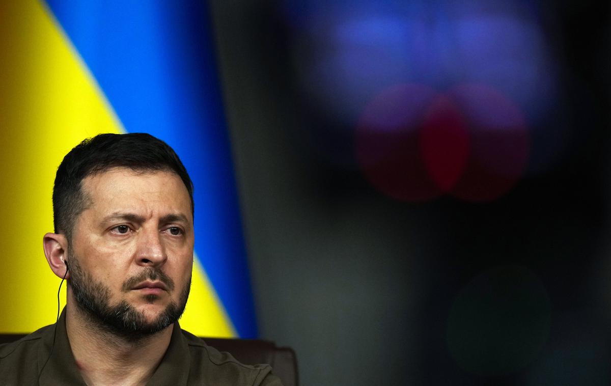 Volodimir Zelenski | Za zdaj še neznani storilci so prejemnike dokumenta poskusili prepričati, da so ga poslali iz urada predsednika Ukrajine Volodimirja Zelenskega.  | Foto Guliverimage