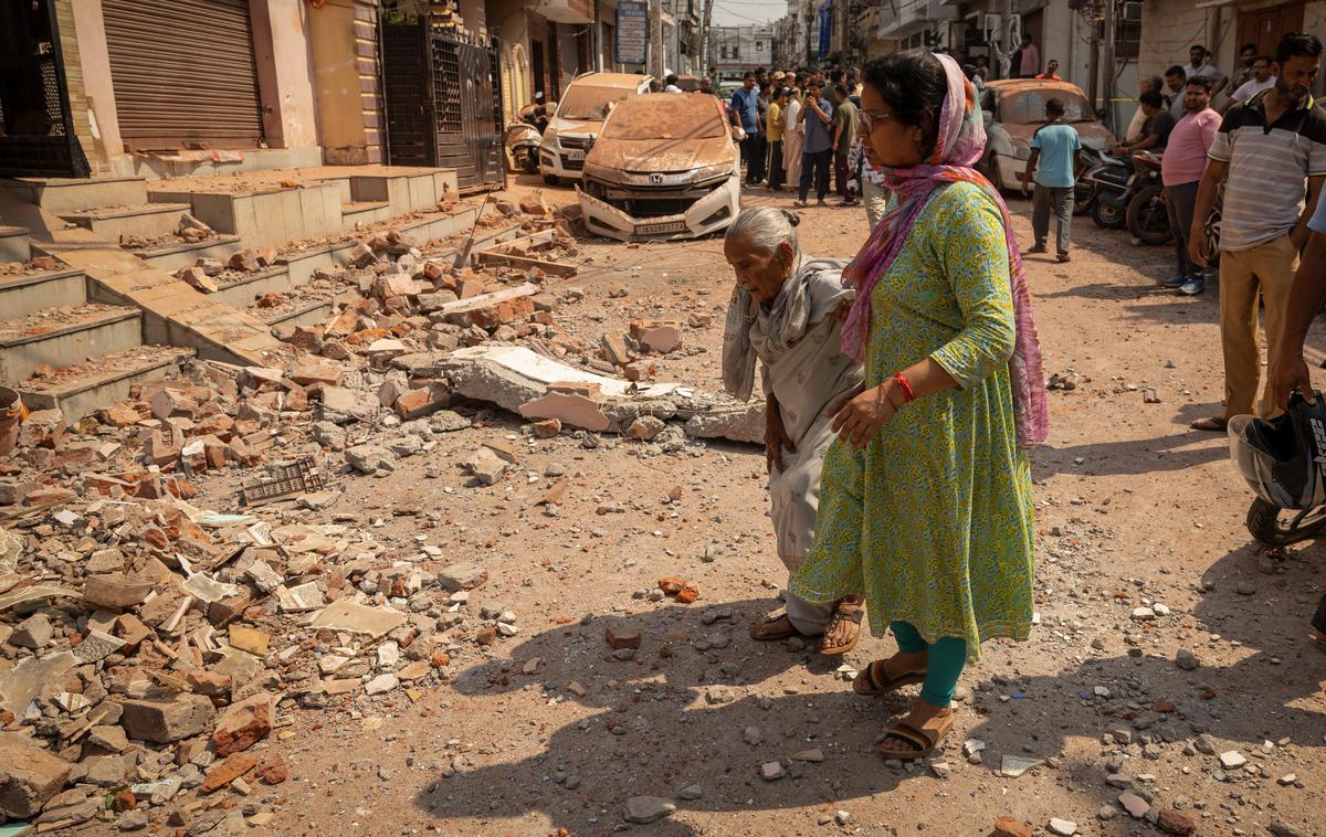 Posledice pakistanskega napada na Indijo. | Foto Reuters