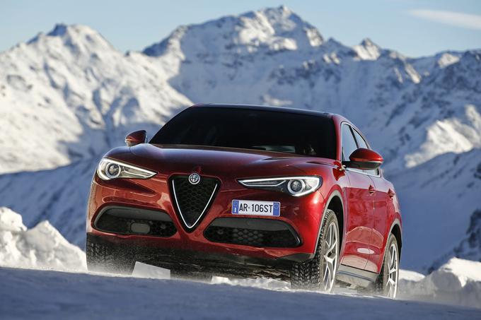 Prvi SUV Alfe Romeo nosi zveneče ime. Stelvio je prelaz, pravi alpski cestni biser. 48 zavojev doseže nadmorsko višino 2757 metrov. | Foto: Alfa Romeo