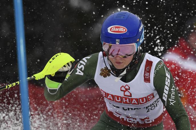 Mikaela Shiffrin | Mikaela Shiffrin je prva smučarka v zgodovini, ki ji je uspelo zmagati v eni disciplini na štirih zaporednih svetovnih prvenstvih. | Foto Guliver/Getty Images