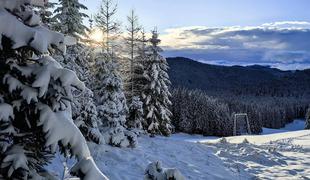 Toliko snega je padlo v 12 urah. Znano, kdaj bo nova pošiljka. #video #foto