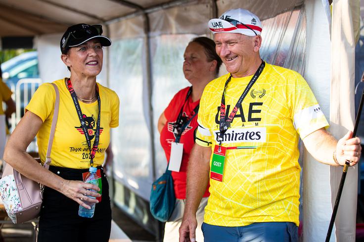 Mama Darja in oče Janko jo od nekdaj spremljata na dirkah. Mama je leta 2022 izgubila boj z rakom.  | Foto: Grega Valančič/Sportida