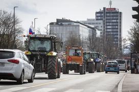 Protestni shod Sindikata kmetov Slovenije. Traktor, kmet, protest.