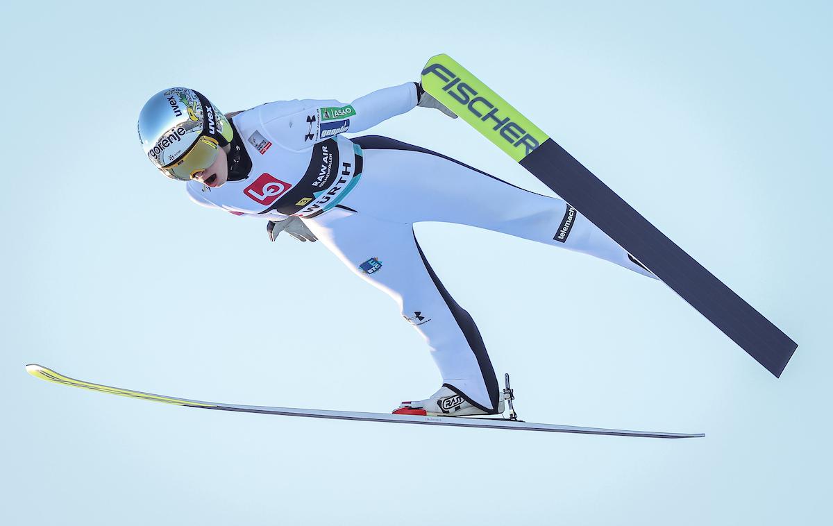 Nika Križnar | Vodilna skakalka norveške turneje Nika Križnar je zasedla drugo mesto. | Foto Sportida
