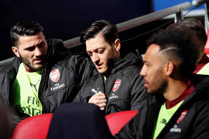 Sead Kolašinac, Mesut Özil | Sead Kolašinac in Mesut Özil sta živa in zdrava, a bosta iz skrivnostnih razlogov izpustila začetek sezone. | Foto Reuters