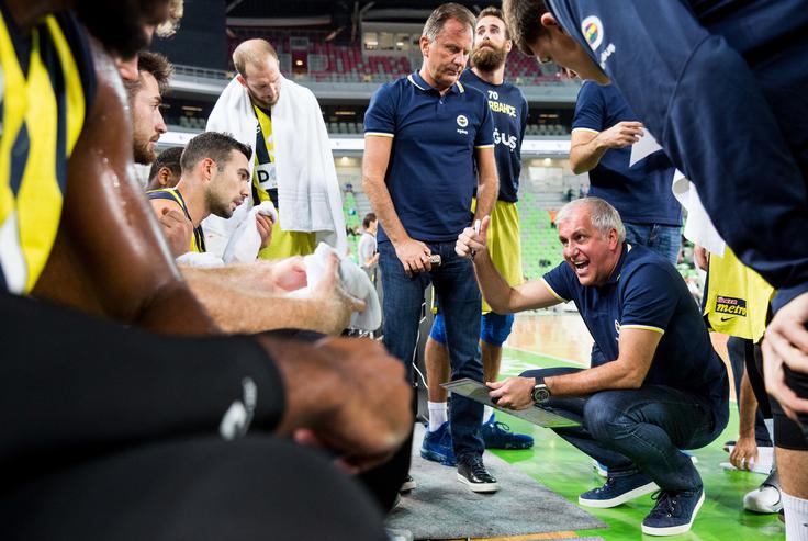 Ostaja na čelu Fenerbahčeja. | Foto: Urban Urbanc/Sportida