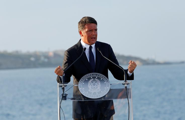 41-letni Matteo Renzi je ob prihodu na oblast veliko obljubljal. Za zdaj še ni videti, da bi mu obljube uspelo uresničiti.  | Foto: Reuters