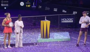 Incident na podelitvi. Kaj se je dogajalo? #video