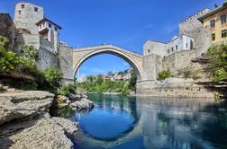 Mostar: med skoki v Neretvo se je zgodila tragedija