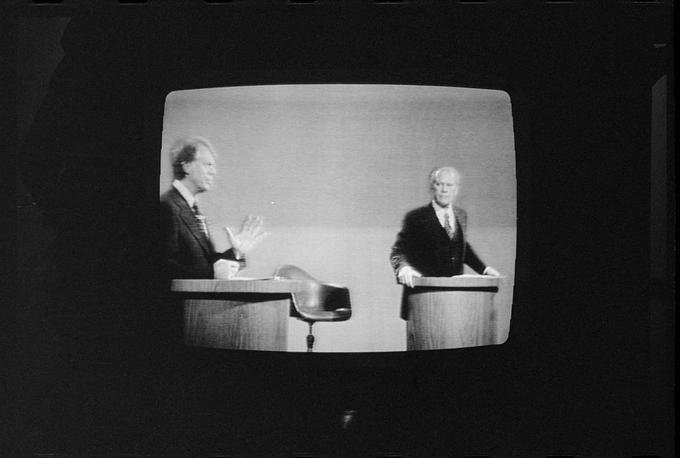 Predsednik Gerald Ford in guverner Jimmy Carter na televiziji med prvo predsedniško razpravo na ameriških predsedniških volitvah leta 1976 v Filadelfiji v Pensilvaniji, Kongresna knjižnica/Thomas J. O'Halloran | Foto: Reuters