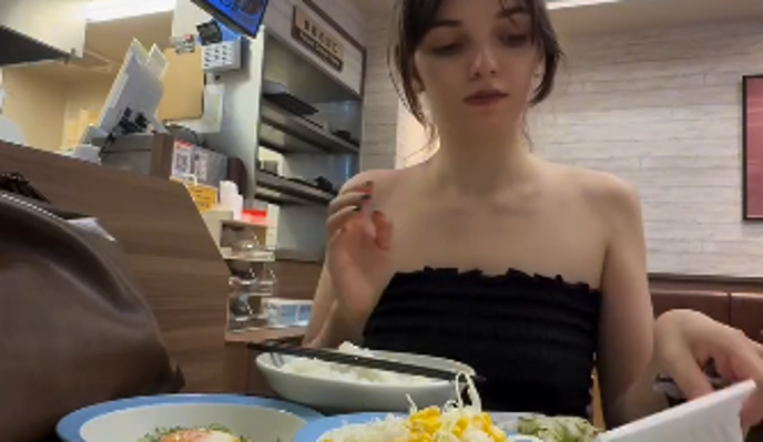 Manekenka začudena nad ceno na Japonskem: v restavraciji je za to jed plačala le pet evrov