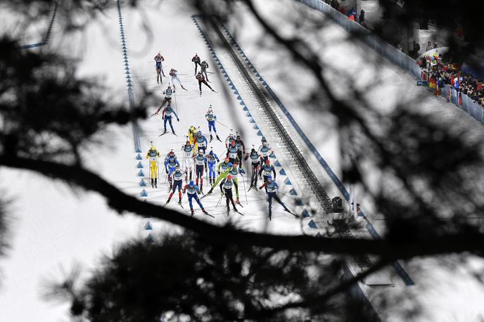 biatlon skupinski štart | V Rusiji treti sezone ne bo biatlonskih tekem. | Foto Reuters