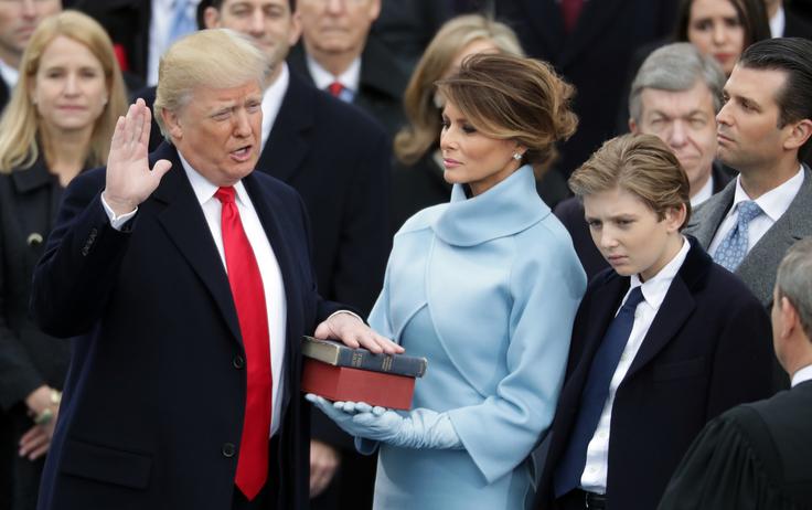Trump je v inavguracijskem govoru Američanom obljubil, da bo skupaj z njimi Ameriko spet naredil veliko, močno, bogato, ponosno in varno. | Foto: Getty Images
