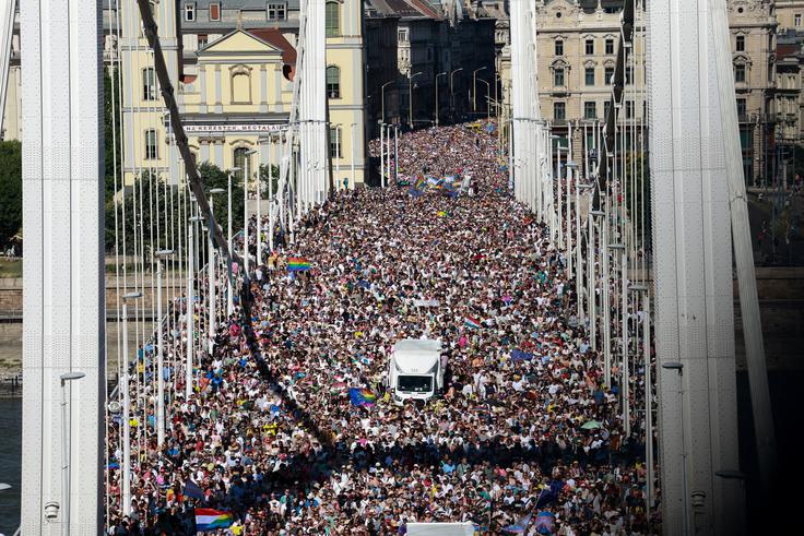 Parada ponosa v Budimpešti | Foto: Reuters