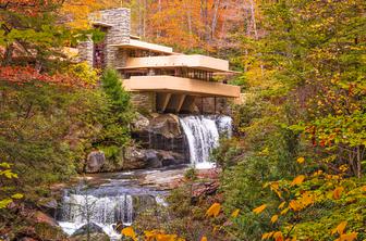 Rezidenca Fallingwater: stavba, ki se je spojila z naravo