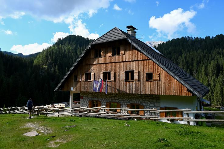 Koča na planini pri Jezeru | Foto: Matej Podgoršek