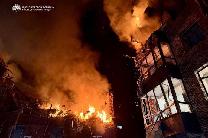Ukrajina napad Odesa | Po napadih je zagorelo v več stanovanjskih stavbah.  | Foto Reuters