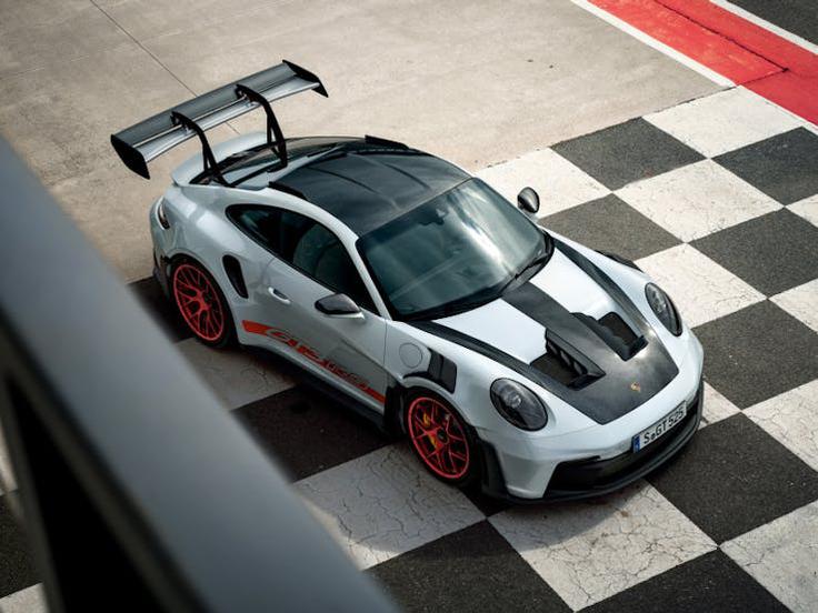 Vrhunski porsche GT3 RS ima s paketom Wiessach kar 520 "konjev" in je brezkompromisni športnik. Fotografija je simbolična.  | Foto: Porsche