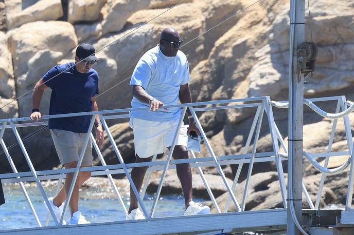 Michael Jordan, Grčija | Šestkratni prvak lige NBA in za nekatere najboljši košarkar vseh časov Michael Jordan je osebju v restavraciji Papaioannou pustil darežljivo napitnino. | Foto Profimedia