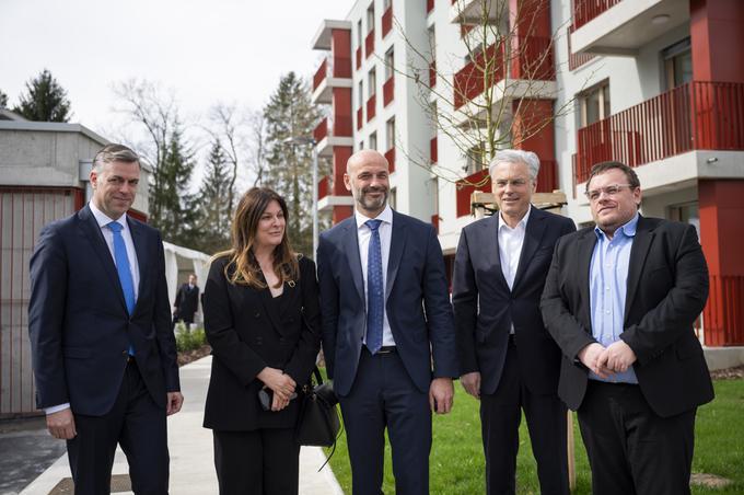 Po besedah ministra za solidarno prihodnost Simona Maljevca naj bi v prihodnjem letu začeli graditi dva tisoč stanovanj.  | Foto: STA