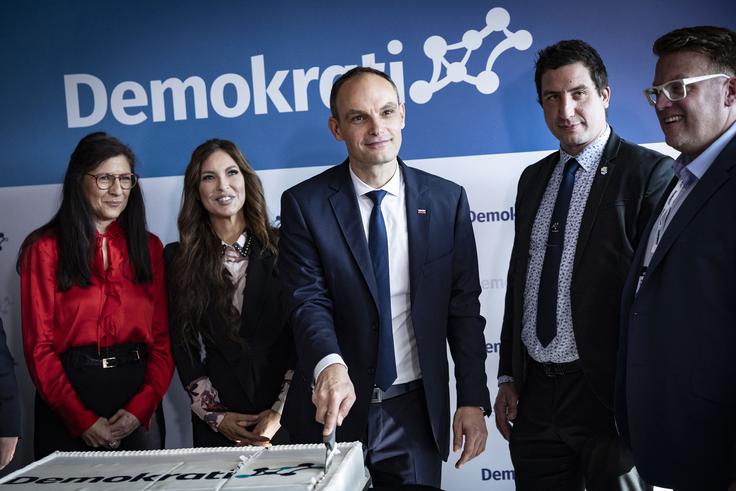 "Aktualni predlog reforme prinaša nastavke za malenkost bolj vzdržno dinamiko odlivov iz pokojninske blagajne," menijo Demokrati. | Foto: Ana Kovač