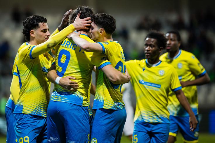 Tomi Jurić je zadel dvakrat in Koper je premagal Radomlje s 3:1. | Foto: Grega Valančič