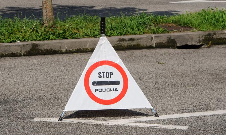 Policija nove ureditve ne nadzira dovolj striktno, meni predsednik društva Mirna cesta Dejan Dodič. Kot pravi, jim zadostuje ustna izjava sovoznika, da so namenjeni v Luko Koper, čeprav so v društvu večkrat opazili, da so tovorna vozila nato nadaljevala pot proti Italiji. | Foto: STA ,