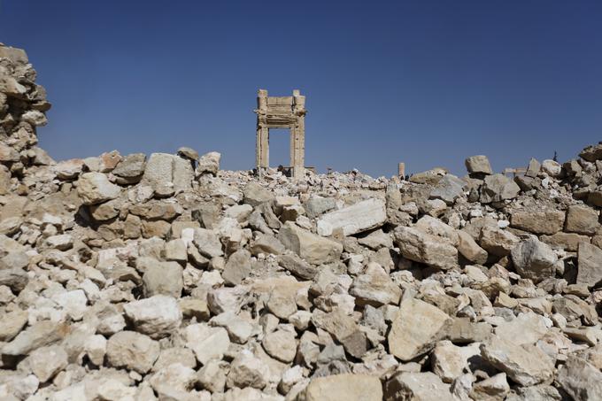 Decembra lani so skrajneži mesto znova zavzeli. Satelitski posnetki nakazujejo, da je IS od zadnjega zavzetja uničila še več spomenikov. | Foto: Reuters