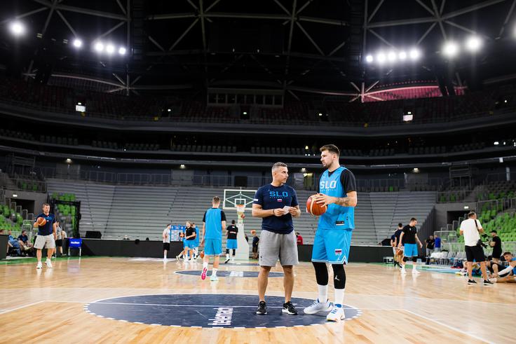 Jernej Valentinčič v pogovoru z Luko Dončićem
 | Foto: Grega Valančič/Sportida