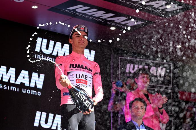 Isaac del Toro, Giro 2025 | Isaac del Toro je postal prvi Mehičan, ki je oblekel znamenito rožnato majico. | Foto Reuters