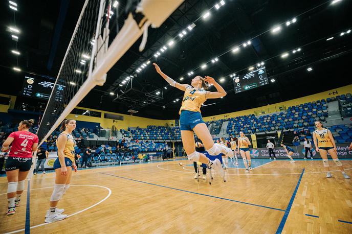 Gen-i Volley | Novogoričanke so na prvi četrtfinalni tekmi izgubile brez osvojenega niza. | Foto CEV