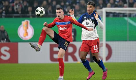 David Zec s Kielom šokiral Hamburg, Union namučil Bayern, izpadla je Borussia