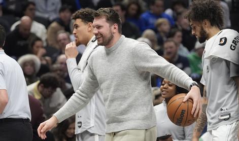 Spodbudne novice iz ZDA: košarkarji Dallas Mavericks končali črn niz petih porazov #video