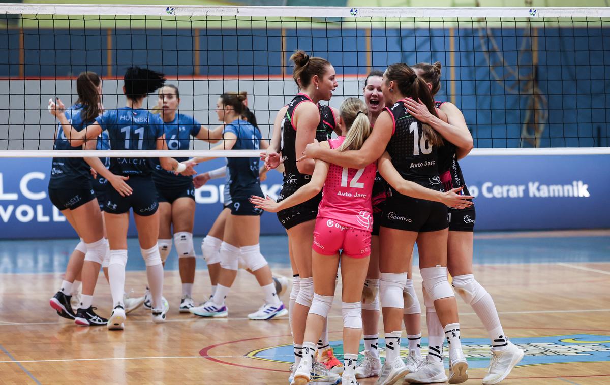 Calcit Volley - Nova KBM Branik, 1. DOL, odbojka | Kamničanke gostijo Novogoričanke, Mariborčanke gostujejo v Radovljici. | Foto Aleš Fevžer