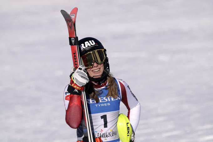 Čast domače ekipe je z bronom rešila Katharina Liensberger. Avstrijka, svetovna prvakinja leta 2021, je dobila boj za tretje mesto | Foto: Reuters