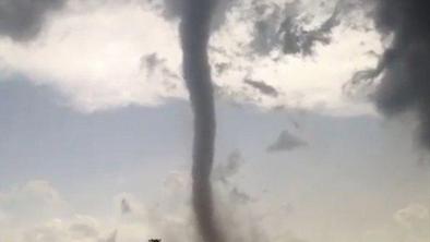 Po Italiji pustošil močan tornado (VIDEO)