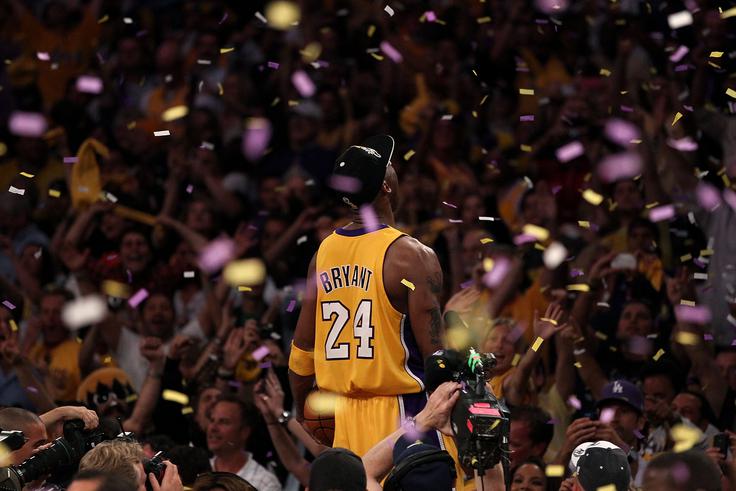 V dresu LA Lakers je navduševal žal že pokojni Kobe Bryant. | Foto: Getty Images