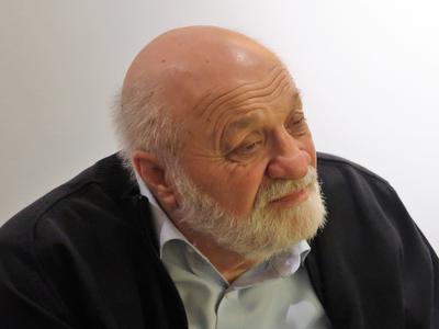 Umrl je slikar Vojko Gašperut - Gašper, znan po slikanju z usti