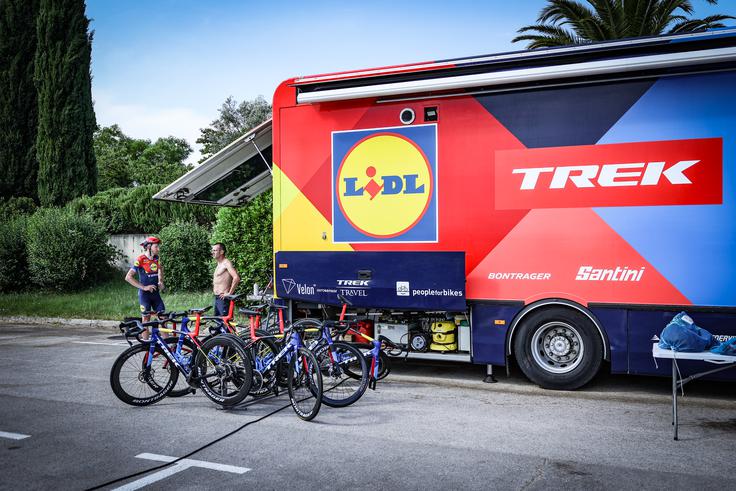 Prvič bo na dirki tudi ekipa Lidl-Trek, ki ima v svojih vrstah. Tao Geoghegan Hart bo njihov prvi adut. | Foto: Ana Kovač