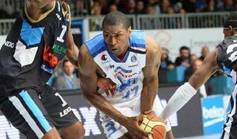 Metta World Peace že navdušuje v Italiji (video)