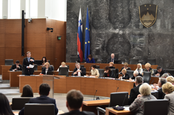 Ustavna komisija DZ o zaščiti premoženja NLB pred sodbami hrvaških sodišč