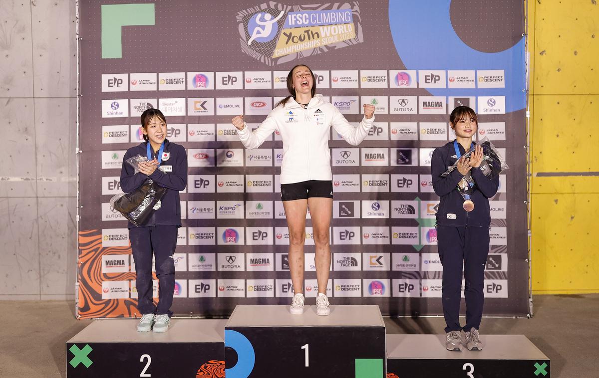 Sara Čopar | 18-letna Sara Čopar iz Laškega je osvojila naslov svetovne prvakinje v težavnosti v konkurenci do 20 let.  | Foto IFSC
