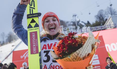 Althausova z odličnim finalnim skokom do zmage, Ema Klinec najboljša Slovenka