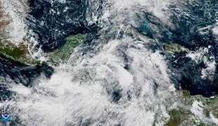 Orkan Nate oslabel v tropsko nevihto, pot nadaljuje po Mississipiju #video