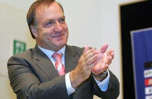 Advocaat podaljšal pogodbo z Zenitom