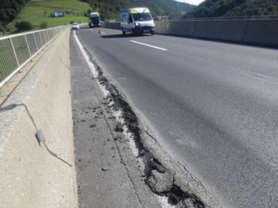 Asfalt pod vročinskim stresom: zakaj in kako se ceste poleti deformirajo?