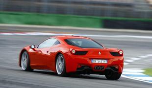 Vpoklic za ferrarije california in 458 italia