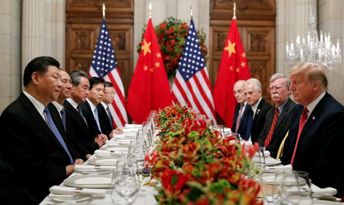 Aretacija Huaweieve finančnice prihaja le nekaj dni po tem, ko sta se prvi mož ZDA in prvi mož Kitajske dogovorila o 30-dnevnem zatišju v trgovinski vojni med državama. | Foto: Reuters